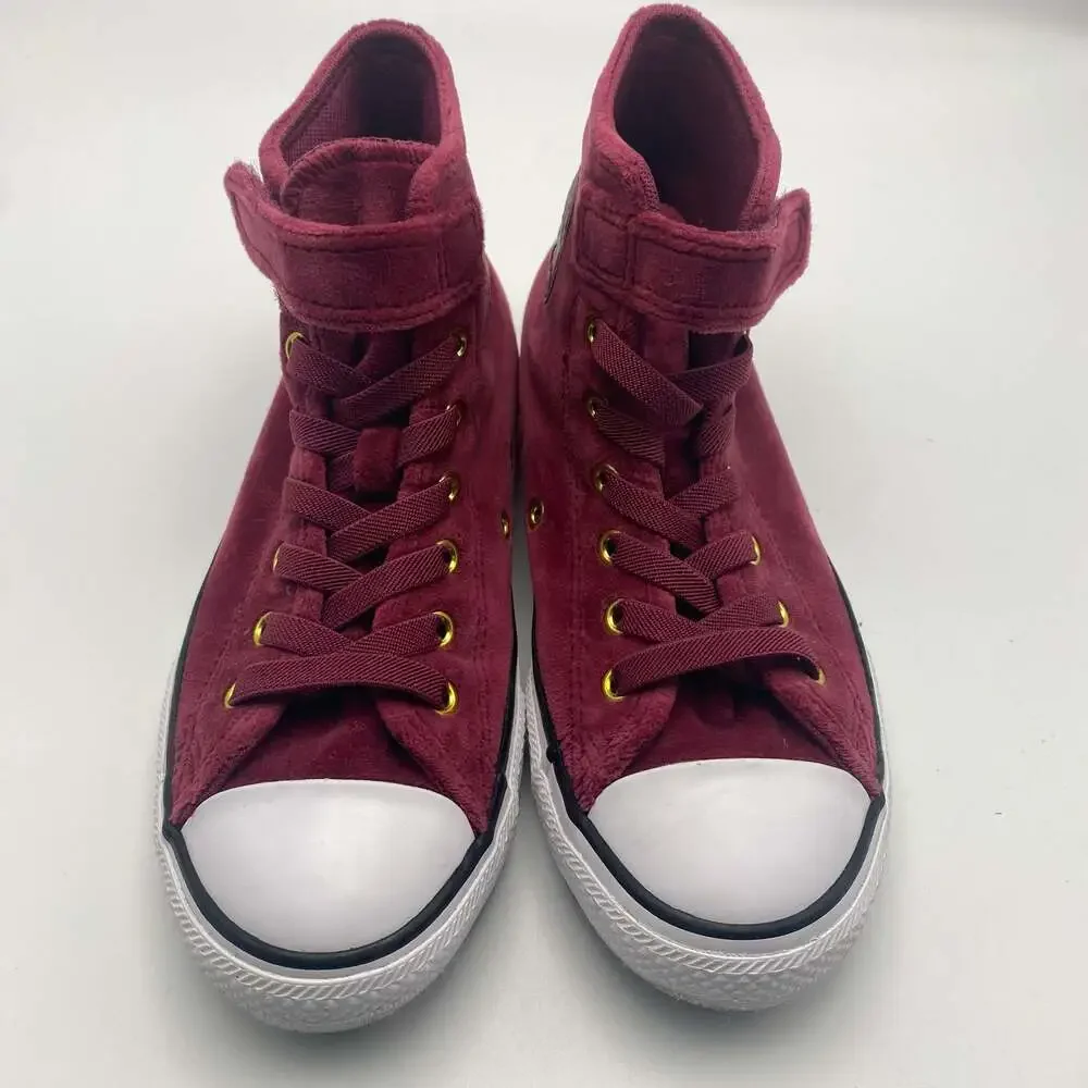 Converse Chuck Taylor Sneakers in Maroon Faux Suede, Size 3 US for Youth
